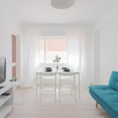 Apartment C85 - Brand New 3 Bedroom By The Center *