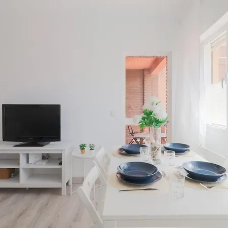 Apartment C85 - Brand New 3 Bedroom By The Center *