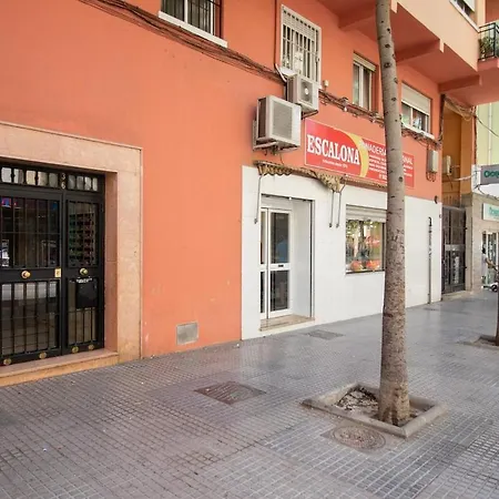 C85 - Brand New 3 Bedroom By The Center Apartment *